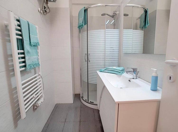 Charmant Appartement Au Coeur De Juan Les Pins Antibes Luaran gambar